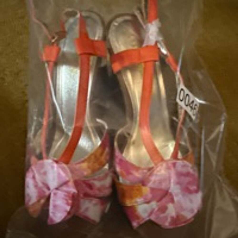 Women's Lane Bryant Sandals Size 9W Orange and Pink item 0046